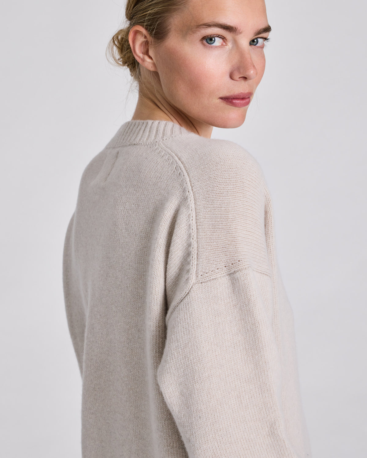 GAI+LISVA Elvira Lambswool V-neck Knit Lambswool l Knitwear 826 Island Fossil